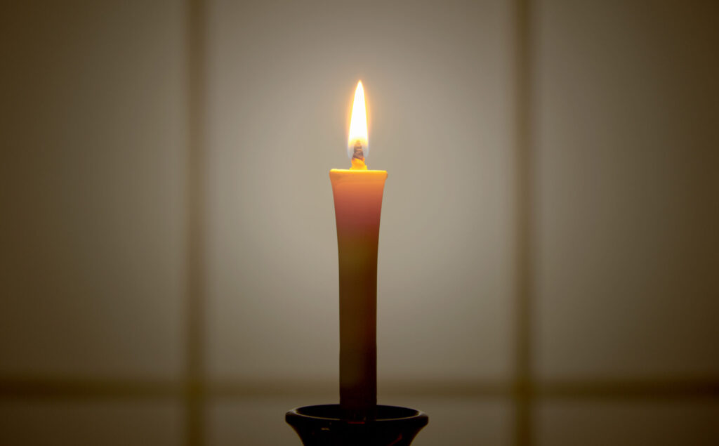 ろうそく-scaled-e1763578077940